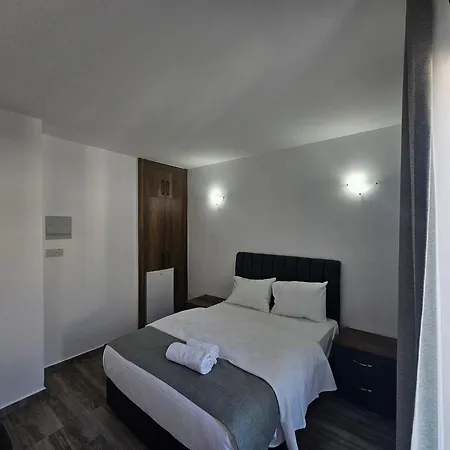 Cyprus Harbour 凯里尼亚